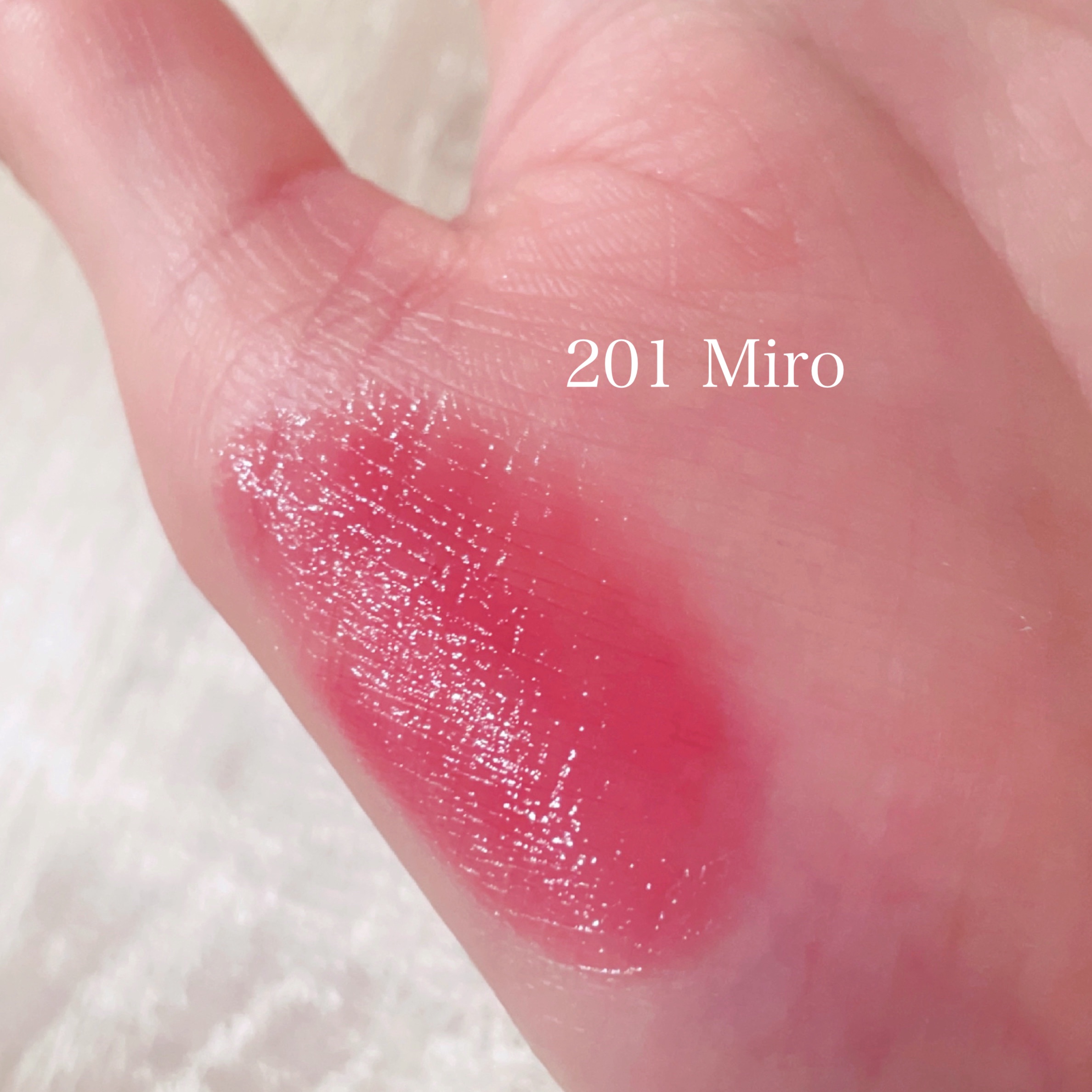 ボンディンググロウリップスティック/Laka/口紅を使ったクチコミ（3枚目）