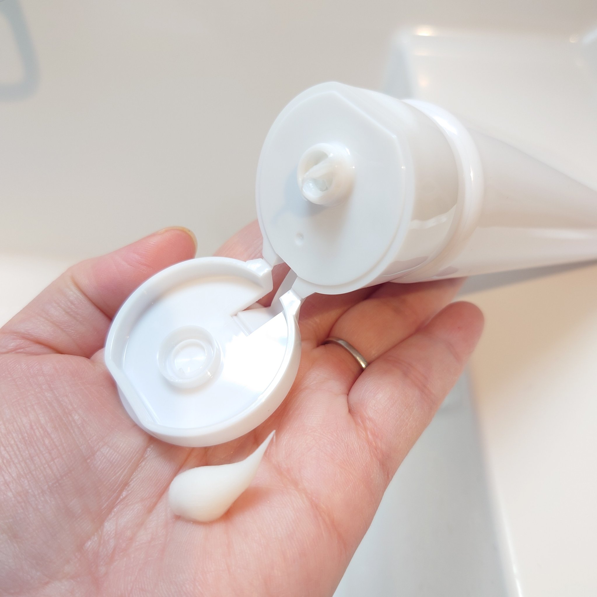 ドレススノー フェイシャルウォッシュ/アテニア/洗顔フォームを使ったクチコミ（2枚目）