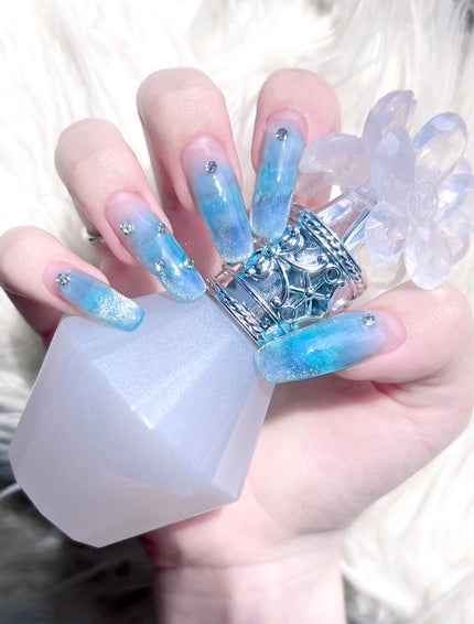 LALONA ACRYL GELのクチコミ「\プチプラ夏の透け感nail💎💍✨️/
【長さ出しの方法も❕】
安いネイルの材料だけで夏向け.....」(2枚目)