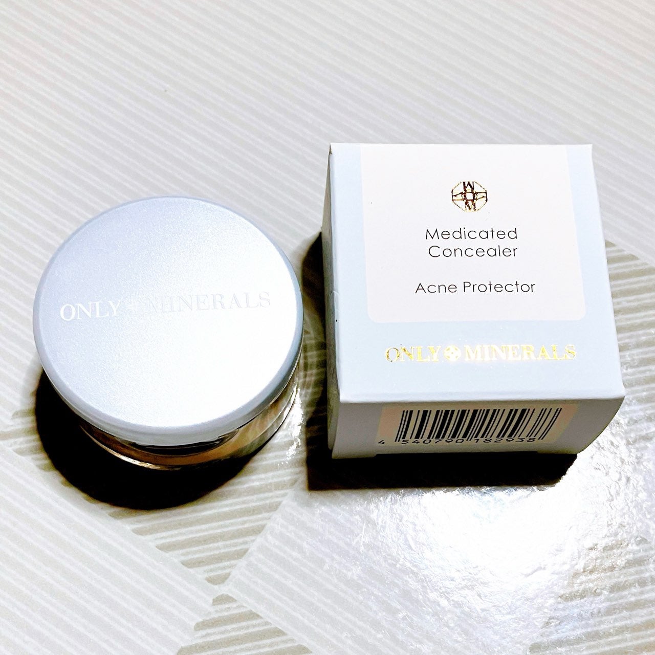 薬用コンシーラー アクネプロテクター/ONLY MINERALS/パウダーコンシーラーを使ったクチコミ(1枚目)
