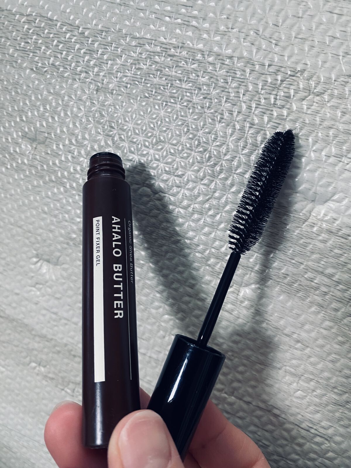 AHALO BUTTER ポイントフィクサー ジェルのクチコミ「根元のチリチリになってる毛とか抜いてしまう癖があるので永遠にアホ毛が収まらない！！
なのでこち.....」（2枚目）