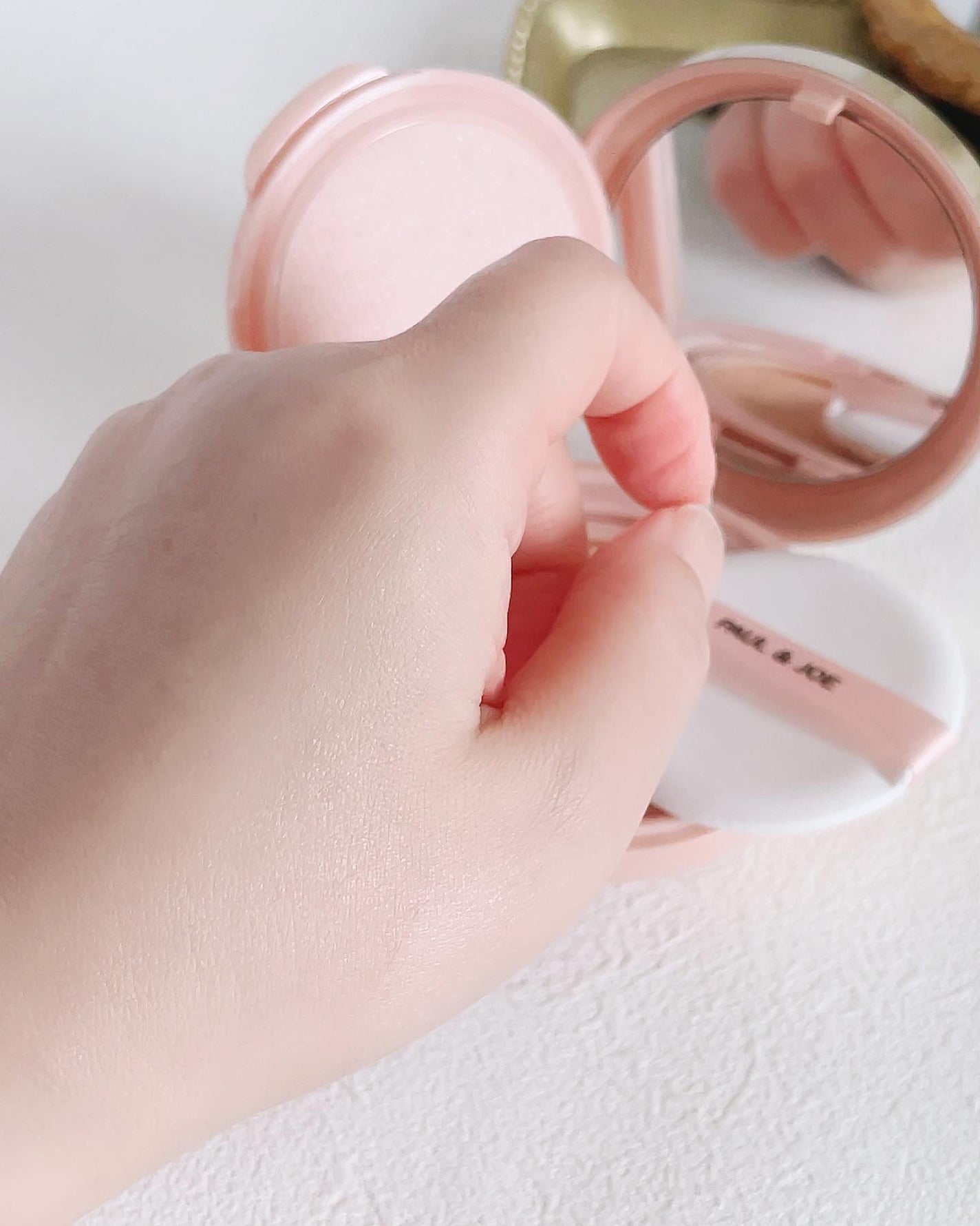 シースルー ヴェール コンパクト/PAUL & JOE BEAUTE/ファンデーションを使ったクチコミ(8枚目)