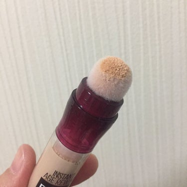 MAYBELLINE NEW YORK インスタント コンシーラーのクチコミ「MAYBELLINE NEW YORK
インスタント コンシーラー
100 明るめの肌色

リ.....」（2枚目）