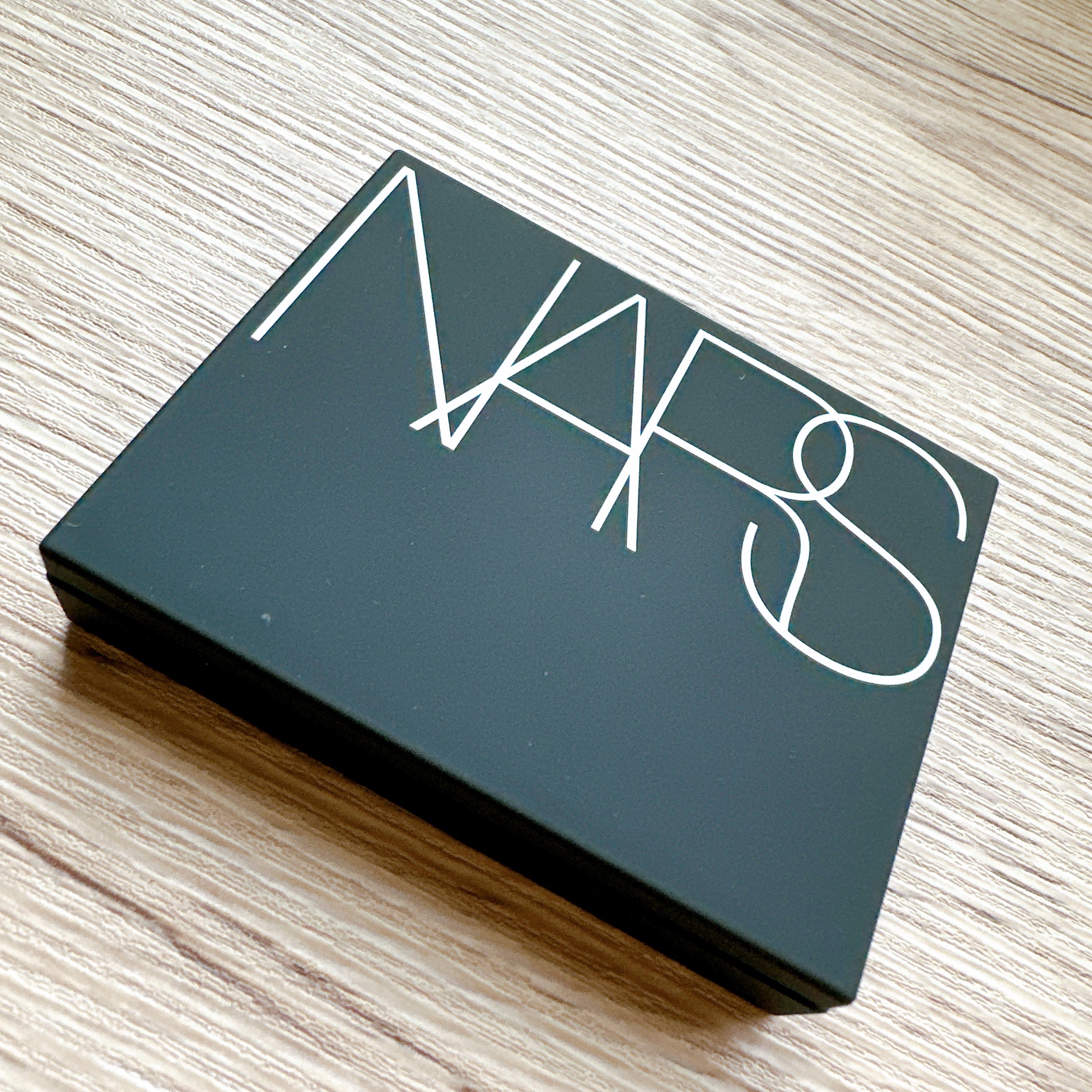 ライトリフレクティング プリズマティックパウダー/NARS/プレストパウダーを使ったクチコミ（3枚目）