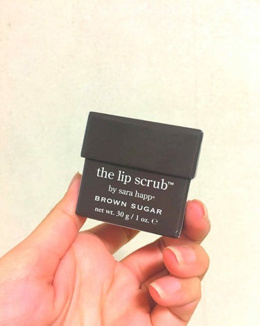 sara happ the lip scrub
ブラウンシュガー

とってもいい香りのリップスクラブでお気に入りです☺️💓

◎スクラブの粒が細かい
◎甘くていい香りがする
◎パッケージがシンプルで可愛