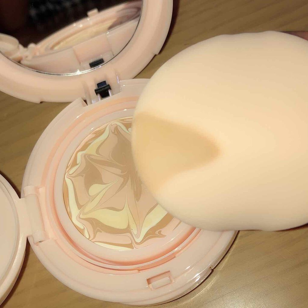 フォトレディ キャンディッド ウォーター エッセンス コンパクト ファンデーション/REVLON/クリーム・エマルジョンファンデーションを使ったクチコミ（3枚目）