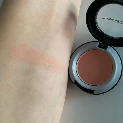 M・A・C パウダー キス アイシャドウのクチコミ「・
#コスメ購入品
#コスメレビュー
∽∽∽∽∽∽∽∽∽∽∽∽∽∽∽∽∽∽∽∽∽∽∽∽
@.....」(3枚目)