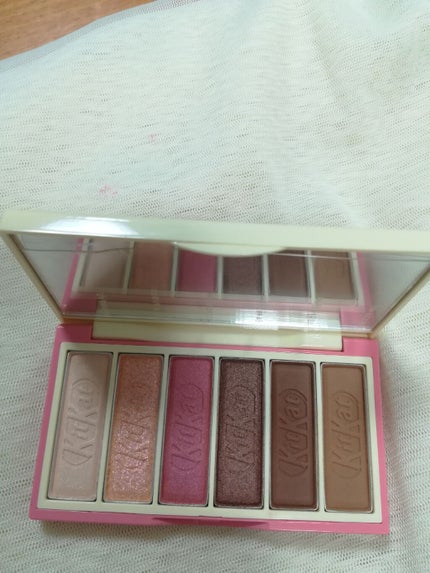 プレイカラーアイズ ミニ #キットカット ストロベリーティラミス/ETUDE/アイシャドウパレットを使ったクチコミ(3枚目)