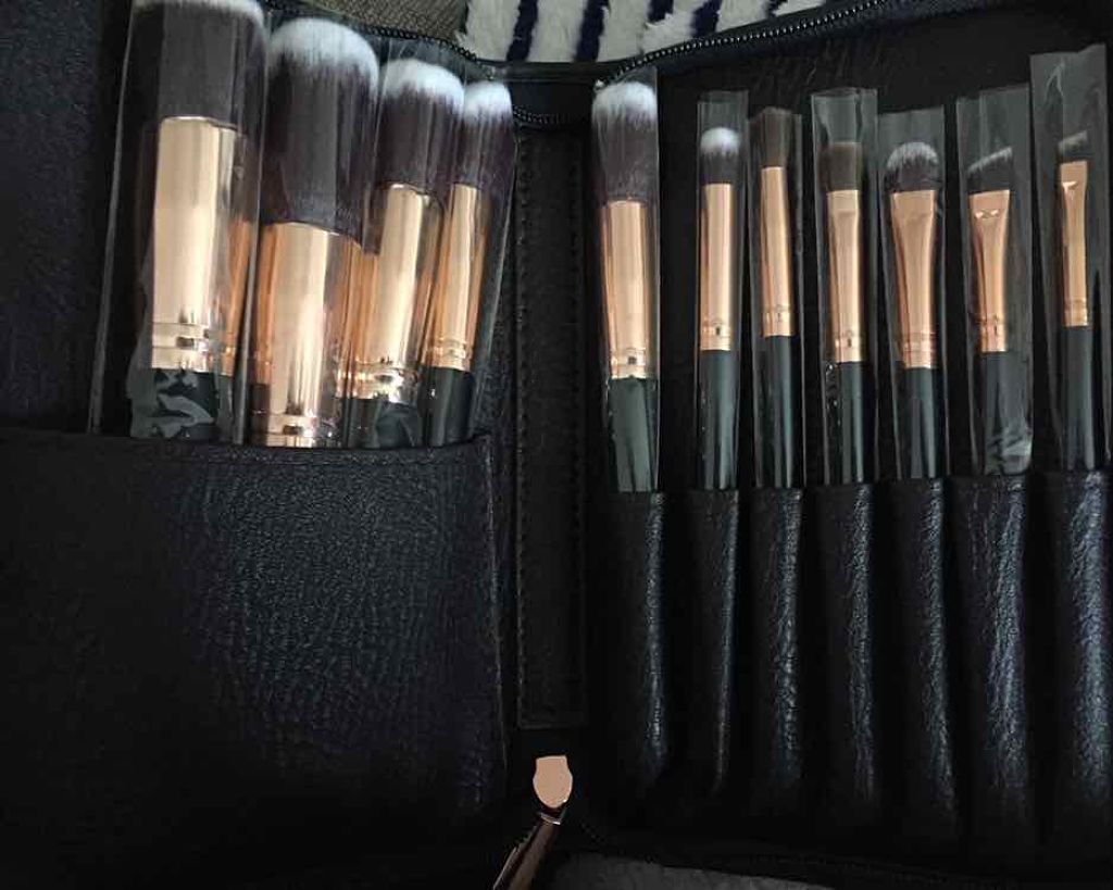 貴族のゴールド メイクブラシ11本セット 化粧ポーチ付き/SIXPLUS/メイクブラシを使ったクチコミ（1枚目）