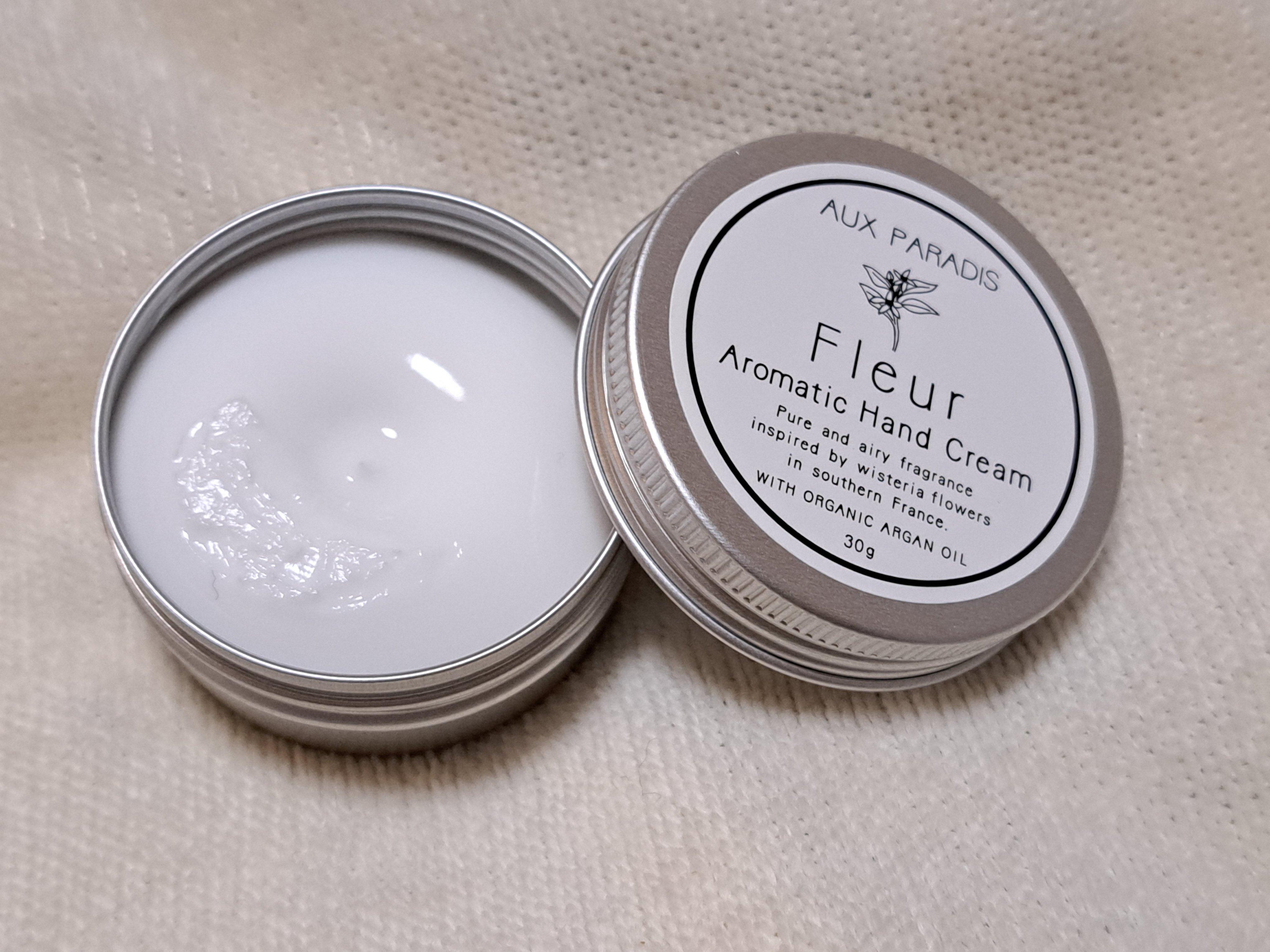 アロマティック ハンドクリーム #03 Fleur/AUX PARADIS/ハンドクリームを使ったクチコミ（2枚目）
