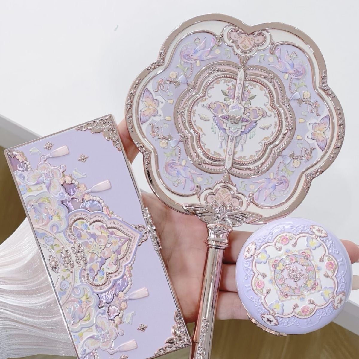 彩り日記 on LIPS 「✨花知晓蝶々の新作ミラー|樱のように美しく✨春の妖精になりたい..」(2枚目)