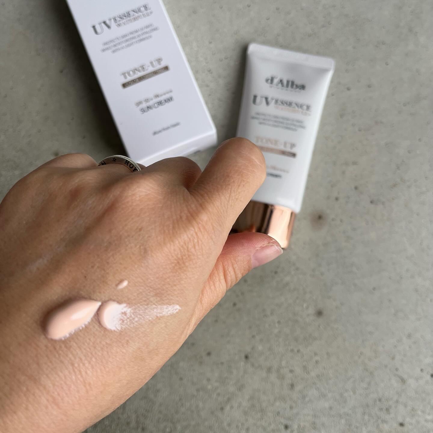 ウォータフルトーンアップサンクリーム/ダルバ/日焼け止めクリームを使ったクチコミ（2枚目）