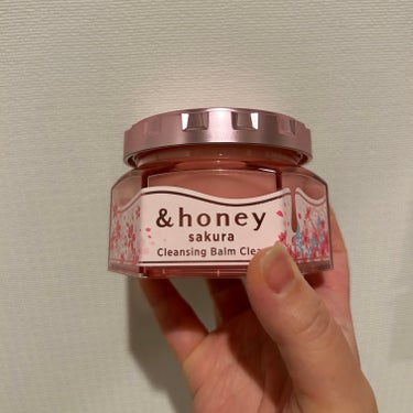 &honey　サクラ クレンジングバーム クリア



何回もリピートしているクレンジングバームの限定の香りです🌸✨
使い心地はもちろん最高で、スルスル〜っとメイクの落ちる感覚が病みつきになります🥺ྀི