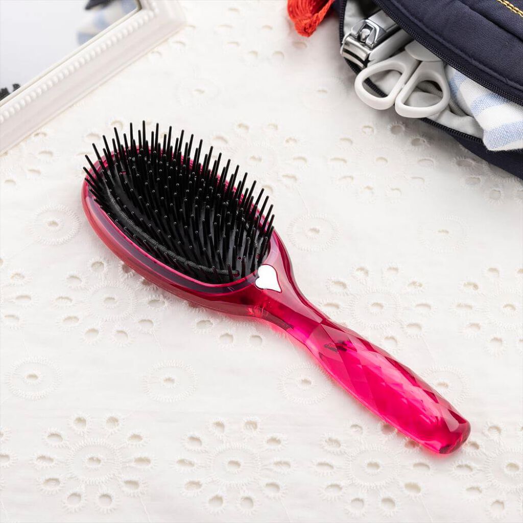 NEW！頭皮にやさしい「静電防止やわらかブラシL」を5名様にプレゼント🎁💕（1枚目）