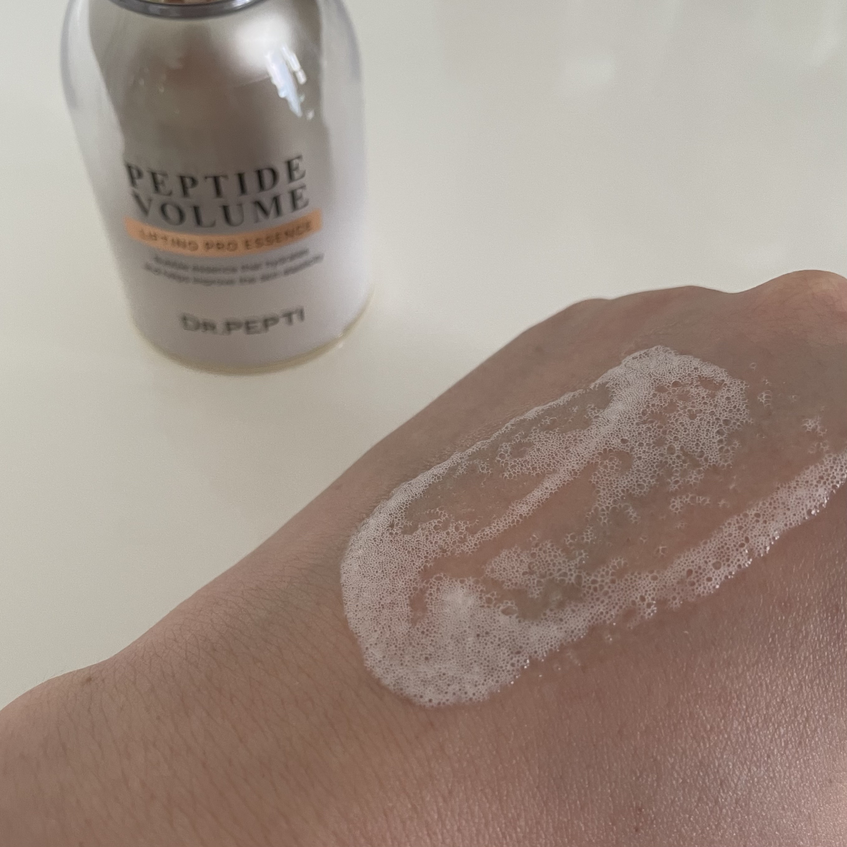 ペプチドボリュームステライトアイクリーム/DR.PEPTI/アイケア・アイクリームを使ったクチコミ（3枚目）