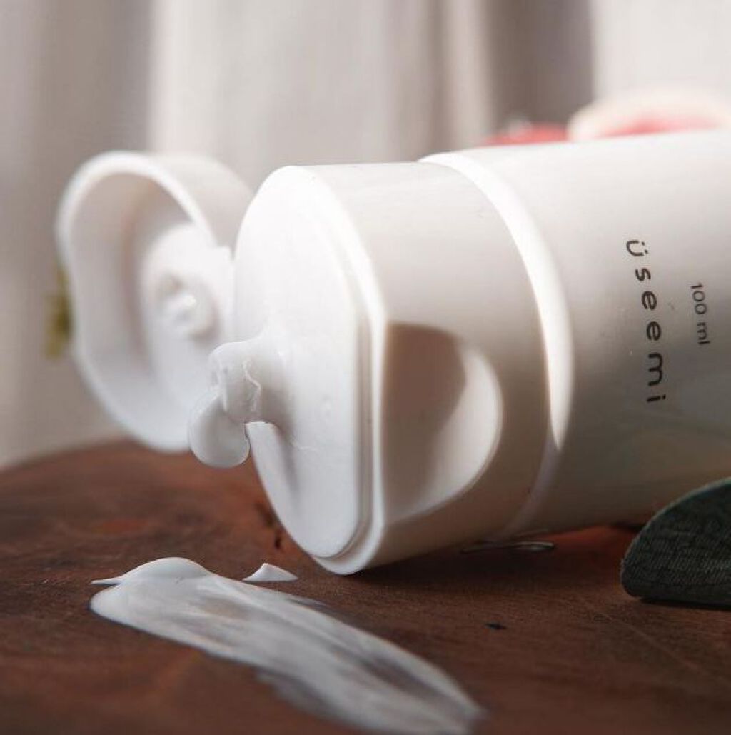 グルタプラスホワイトニングボディソリューション/Useemi/ボディローションを使ったクチコミ(4枚目)