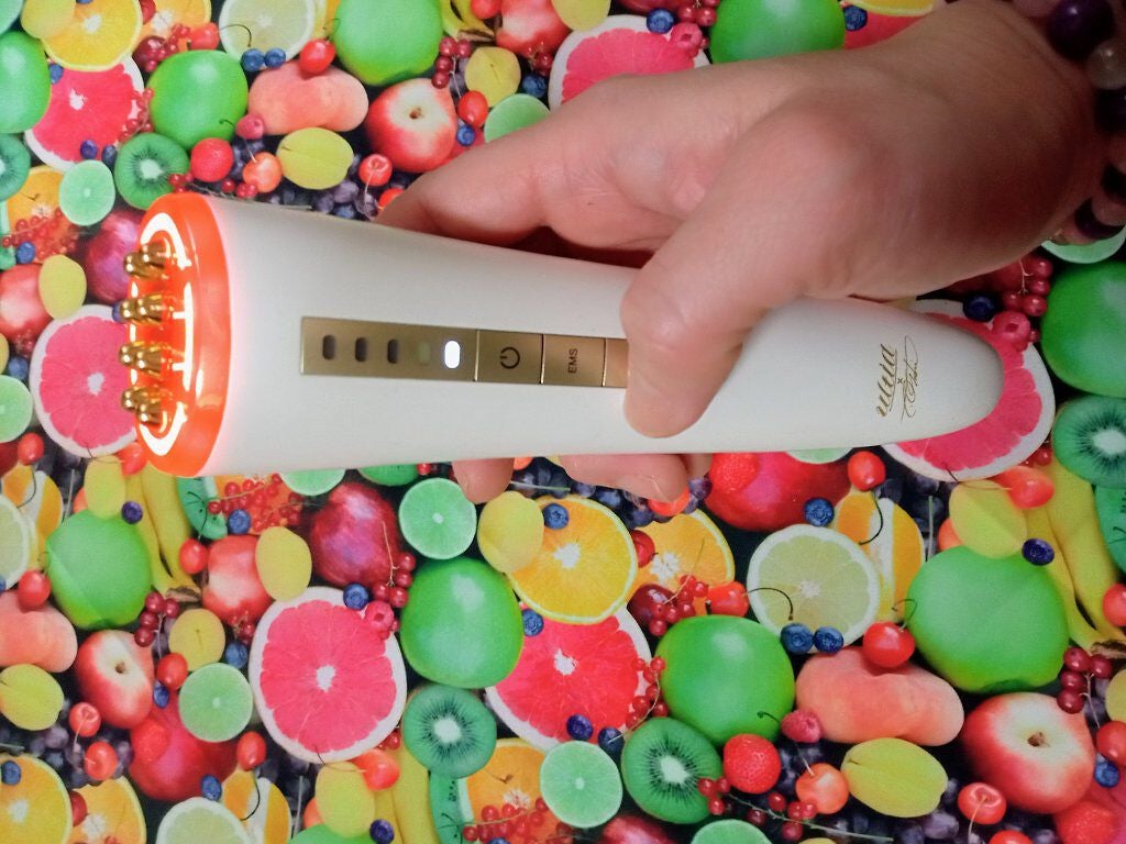 たまごちゃんLipsパートナー on LIPS 「スキンケアしながら手軽に使える美顔器エミナリフトおうち美容にぴ..」(2枚目)