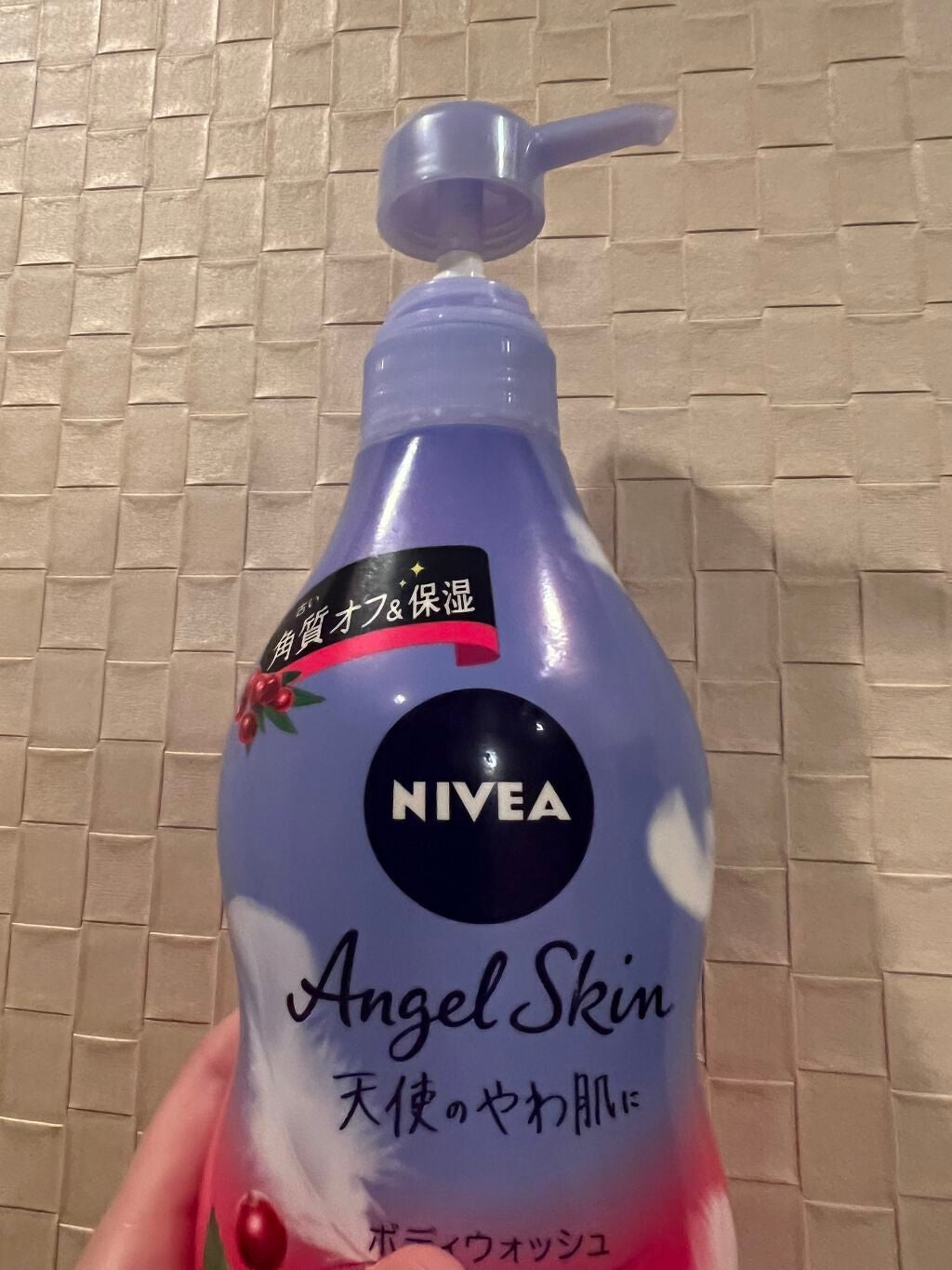 ニベア エンジェルスキン ボディウォッシュ カシス&ハーブの香り/ニベア/ボディソープを使ったクチコミ(1枚目)