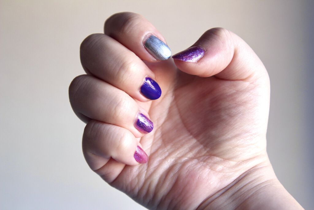 ネイルホリック Vivid color PU103/ネイルホリック/マニキュアを使ったクチコミ（3枚目）