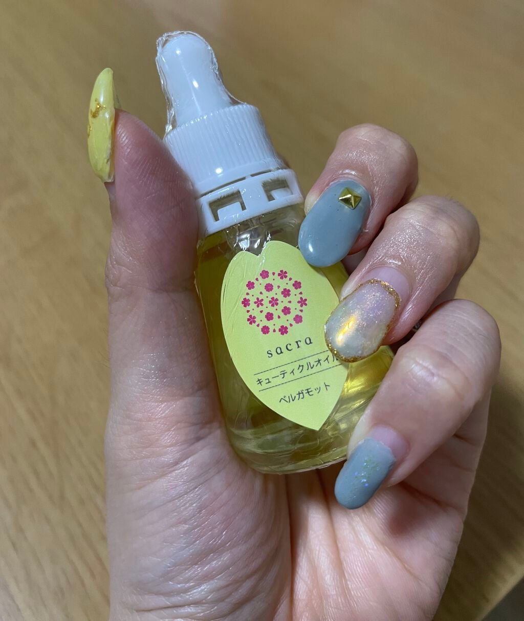 ぴこ on LIPS 「キューティクルオイルベルガモット/sacraベタつかず、使い心..」(1枚目)