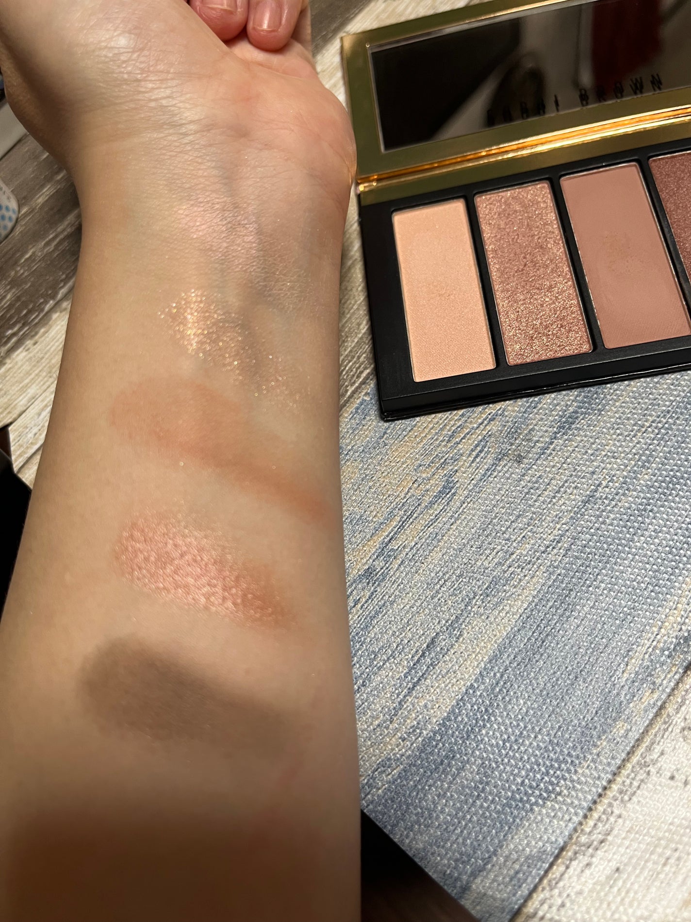 有香 on LIPS 「ペタル ウォッシュ アイシャドウ パレットローズ感がある色味で..」(2枚目)