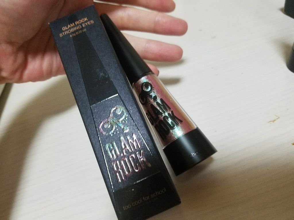 グラムロックストロビングアイズ　01 MetaI Crush/too cool for school/リキッドアイシャドウを使ったクチコミ（1枚目）