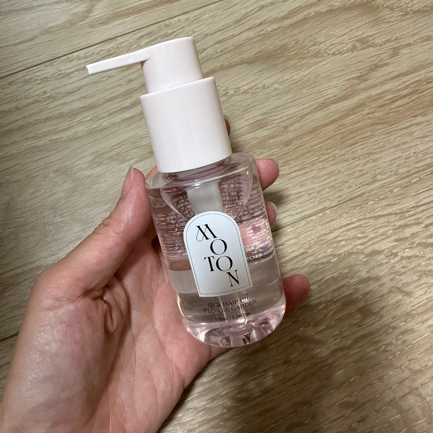 MOTON シルクヘアオイル フラワーガーデン/MOTON/ヘアオイルを使ったクチコミ(2枚目)