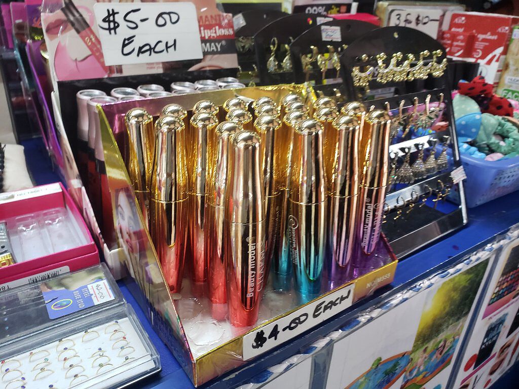 獅子 on LIPS 「とある南国の薬局とコスメショップで商品見てきた🎵やっぱり日本で..」(1枚目)