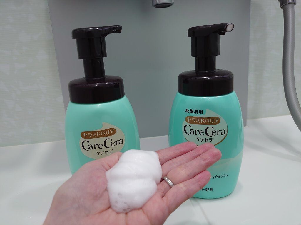 泡の高保湿ボディウォッシュ フルーティローズの香り/ケアセラ/ボディソープを使ったクチコミ(2枚目)