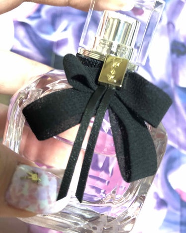 YVES SAINT LAURENT BEAUTEモン パリ オーデパルファムです！

私が愛用している香水を紹介したいと思います！

これは外見が可愛いのももちろん匂いが最高なのです！
男女共に好まれ