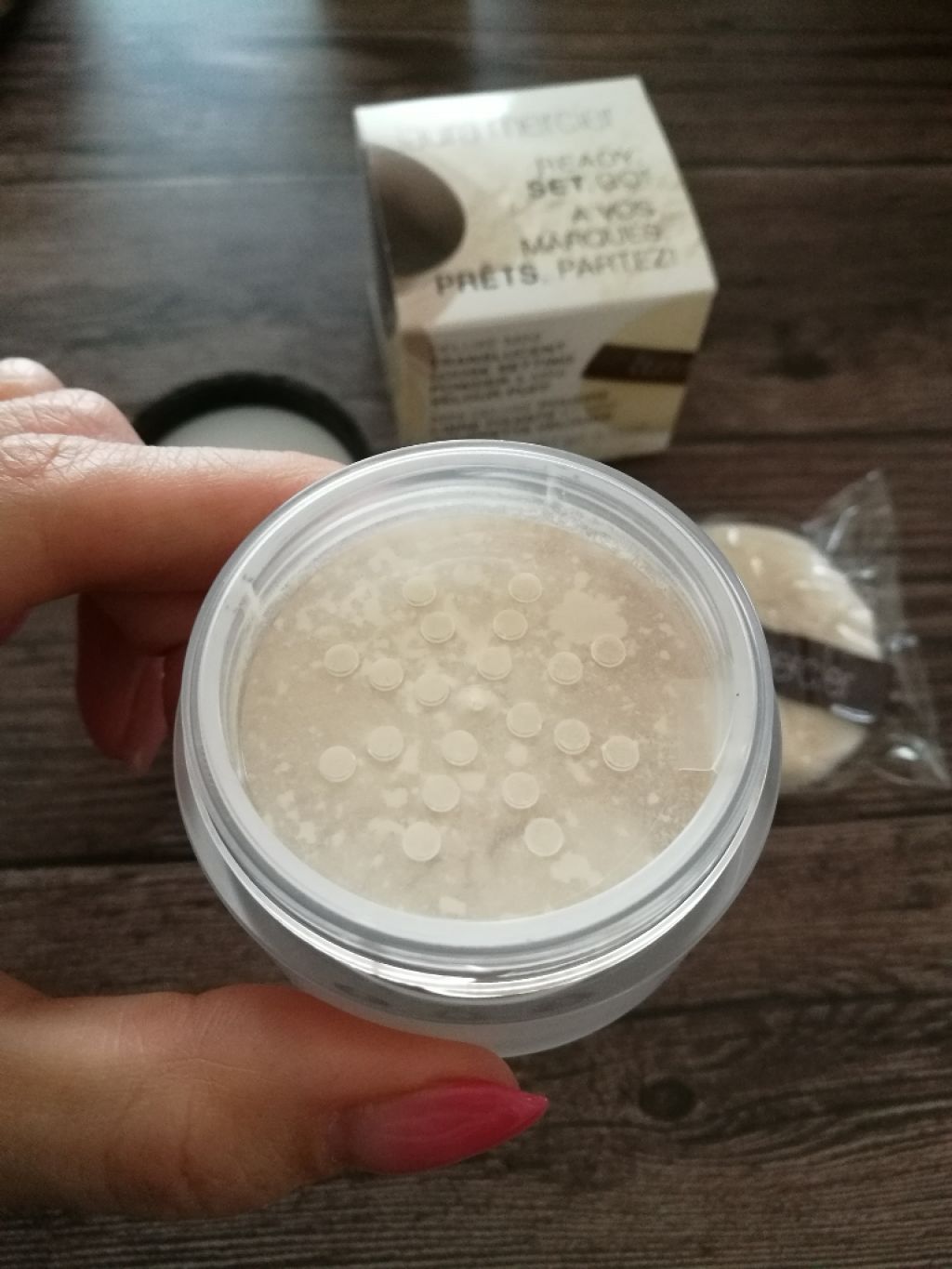 ルースセッティングパウダー トランスルーセント/ローラ メルシエ/ルースパウダーを使ったクチコミ(2枚目)