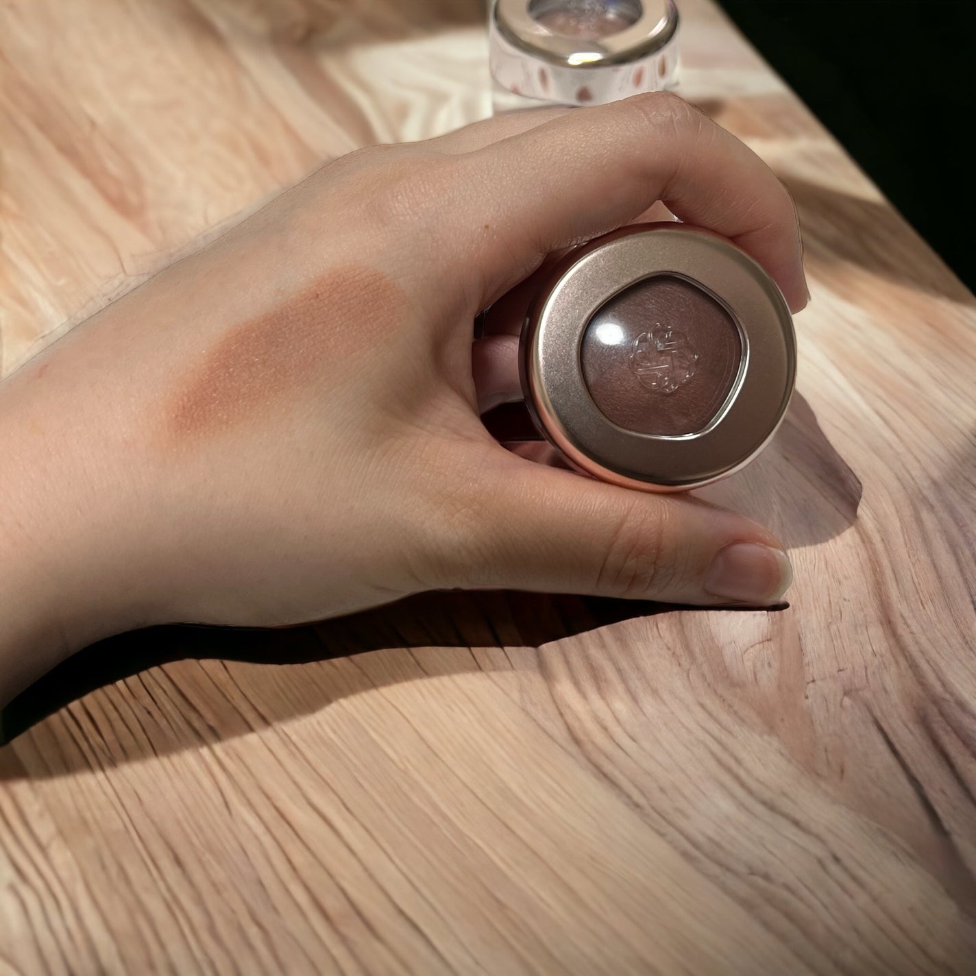 アイグロウジェム スキンシャドウ/DECORTÉ/ジェル・クリームアイシャドウを使ったクチコミ(5枚目)