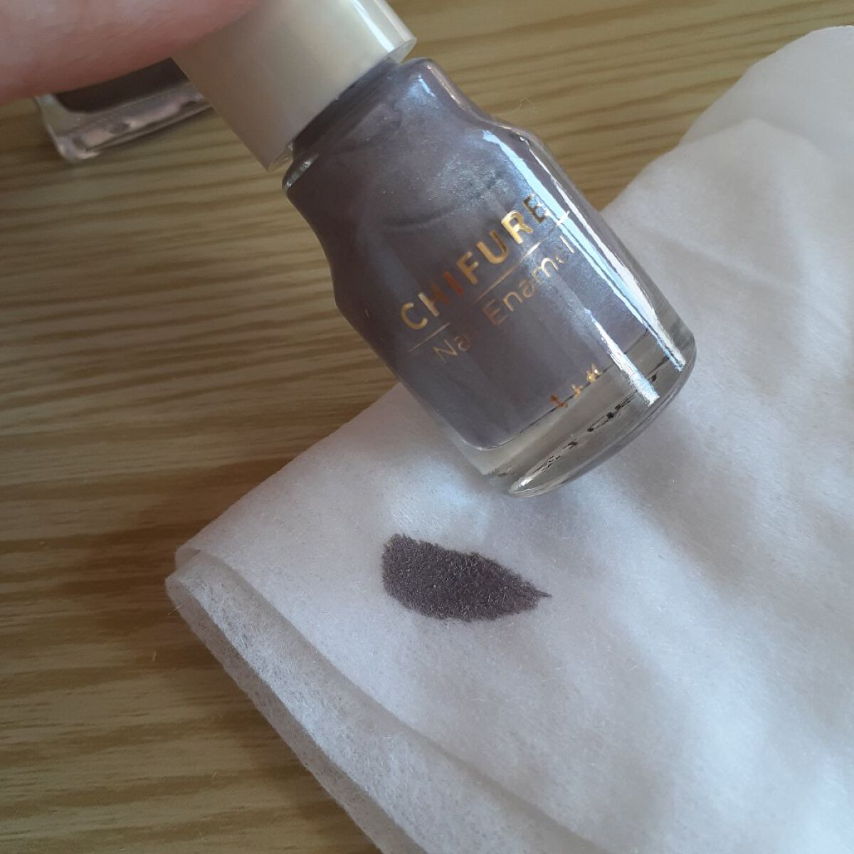 ネイル エナメル 046 グレー系パール/ちふれ/マニキュアを使ったクチコミ（2枚目）