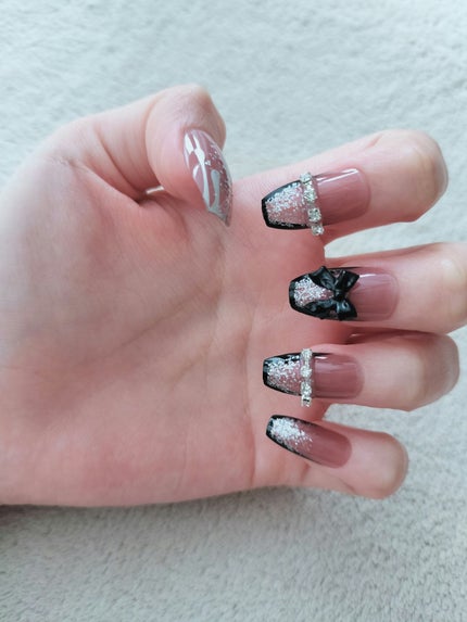 Rii on LIPS 「SHEINで300円で購入チップは24枚入っていて、サイズが色..」(1枚目)