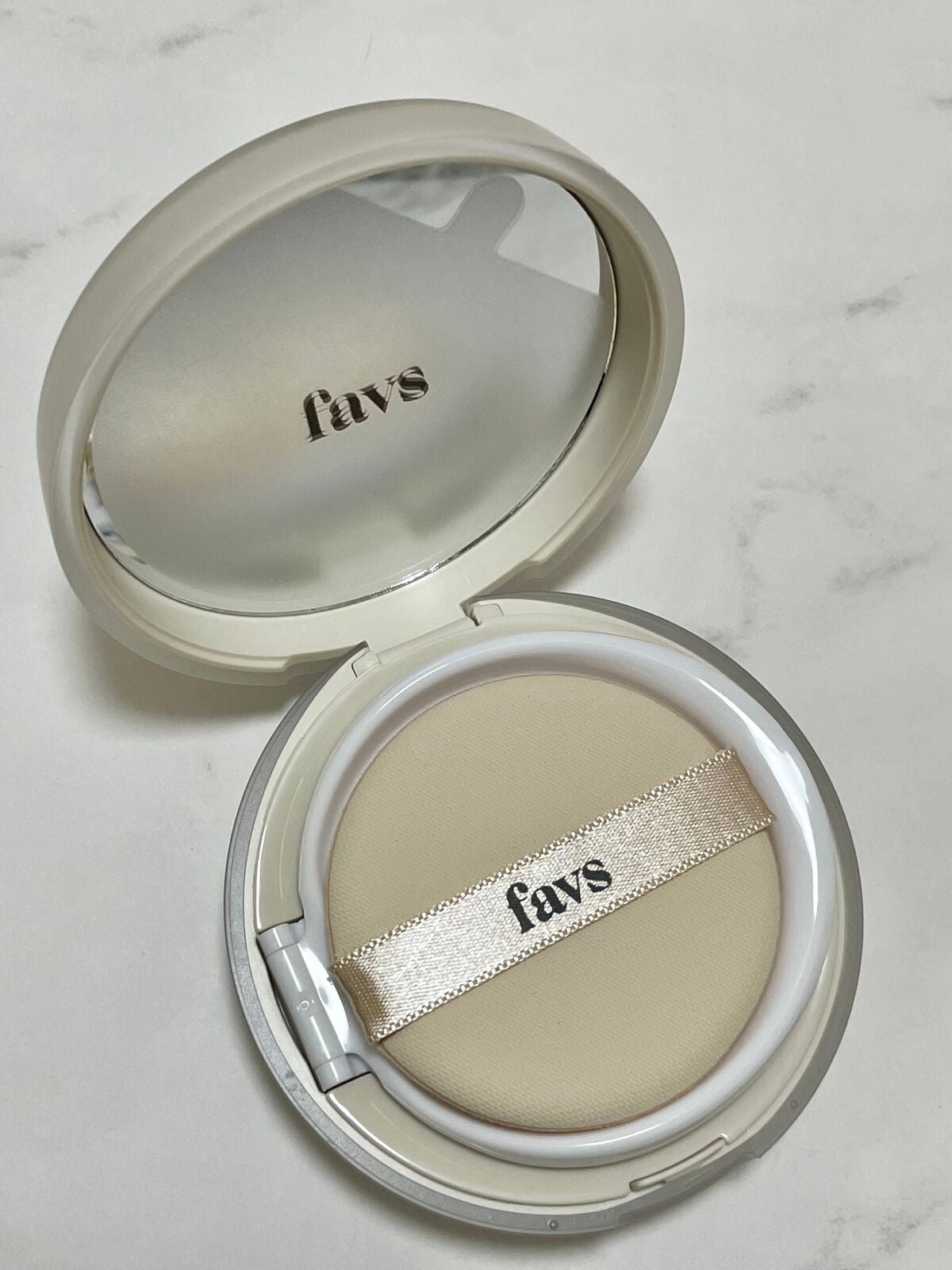 カーミンググロウアップクッションファンデーション/favs/リキッドファンデーションを使ったクチコミ(3枚目)