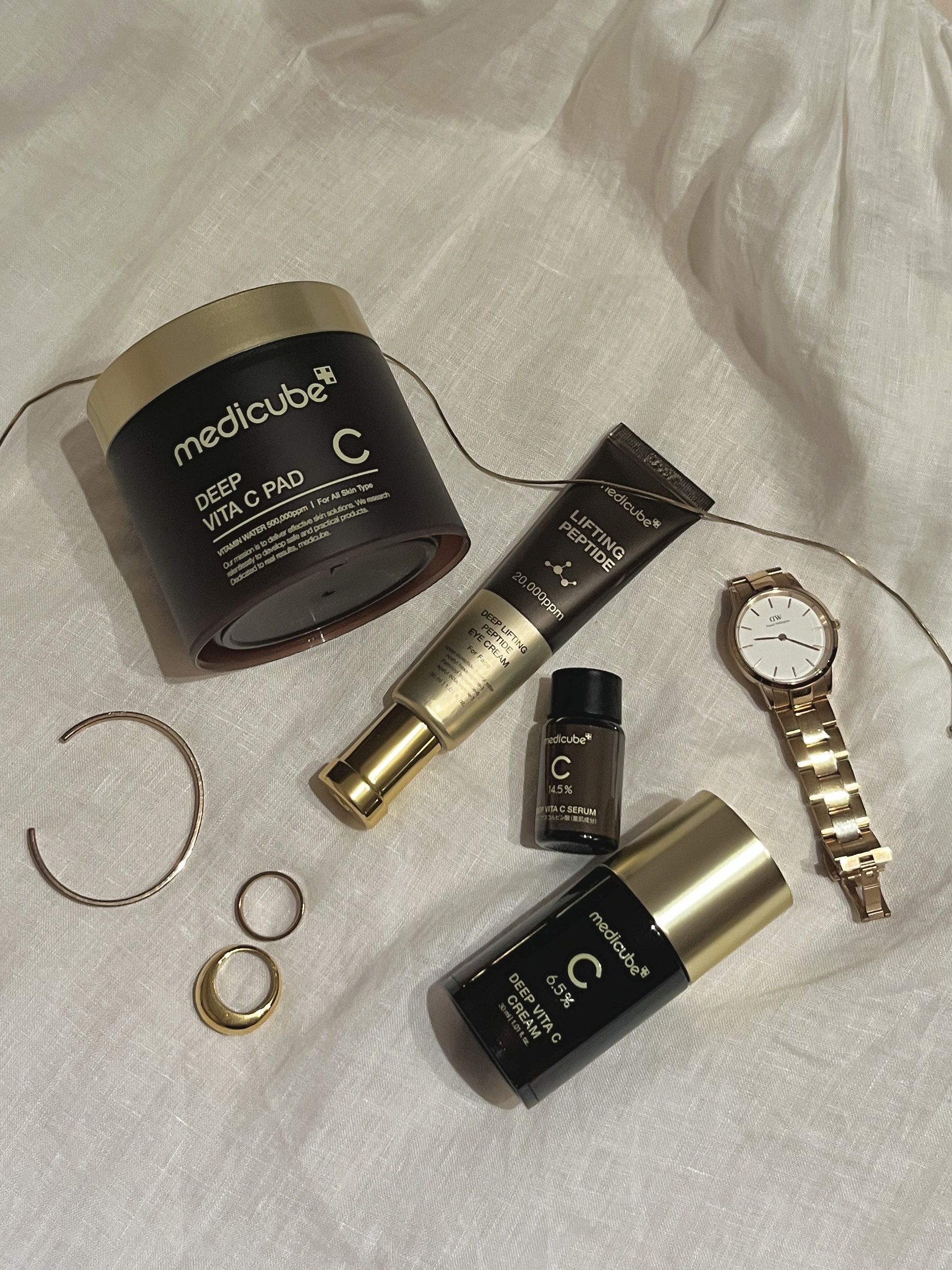 ディープリフティングアイクリーム/MEDICUBE/その他スキンケアを使ったクチコミ（1枚目）