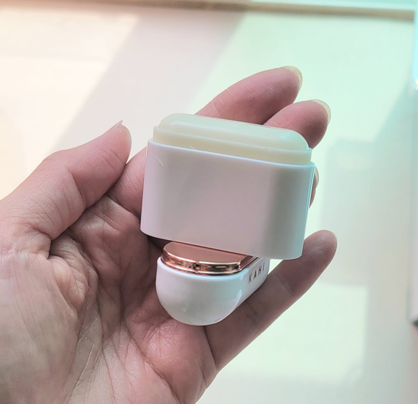 エアリーフィットサンスティック/KAHI/日焼け止めスティックを使ったクチコミ(2枚目)