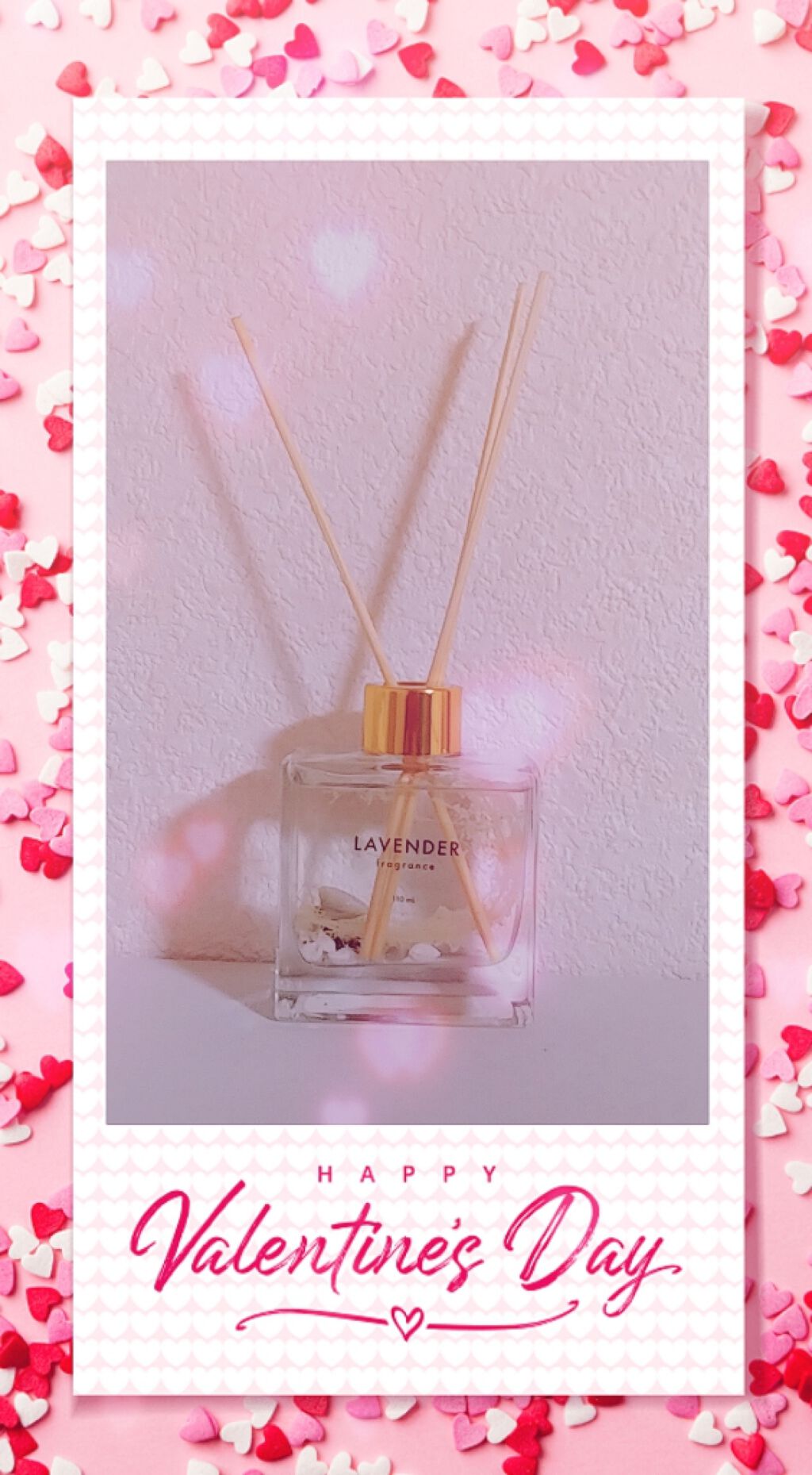 DAISOでなんと！！300円！
おしゃれアロマ★ラベンダー香り！
たっぷり入って四角いおしゃれなガラスです＼(^o^)／

お部屋においてます！
ラベンダーの香りは女性にとっていいみたいで
妊娠中、生理痛、産後のホルモンバランスのイライラ