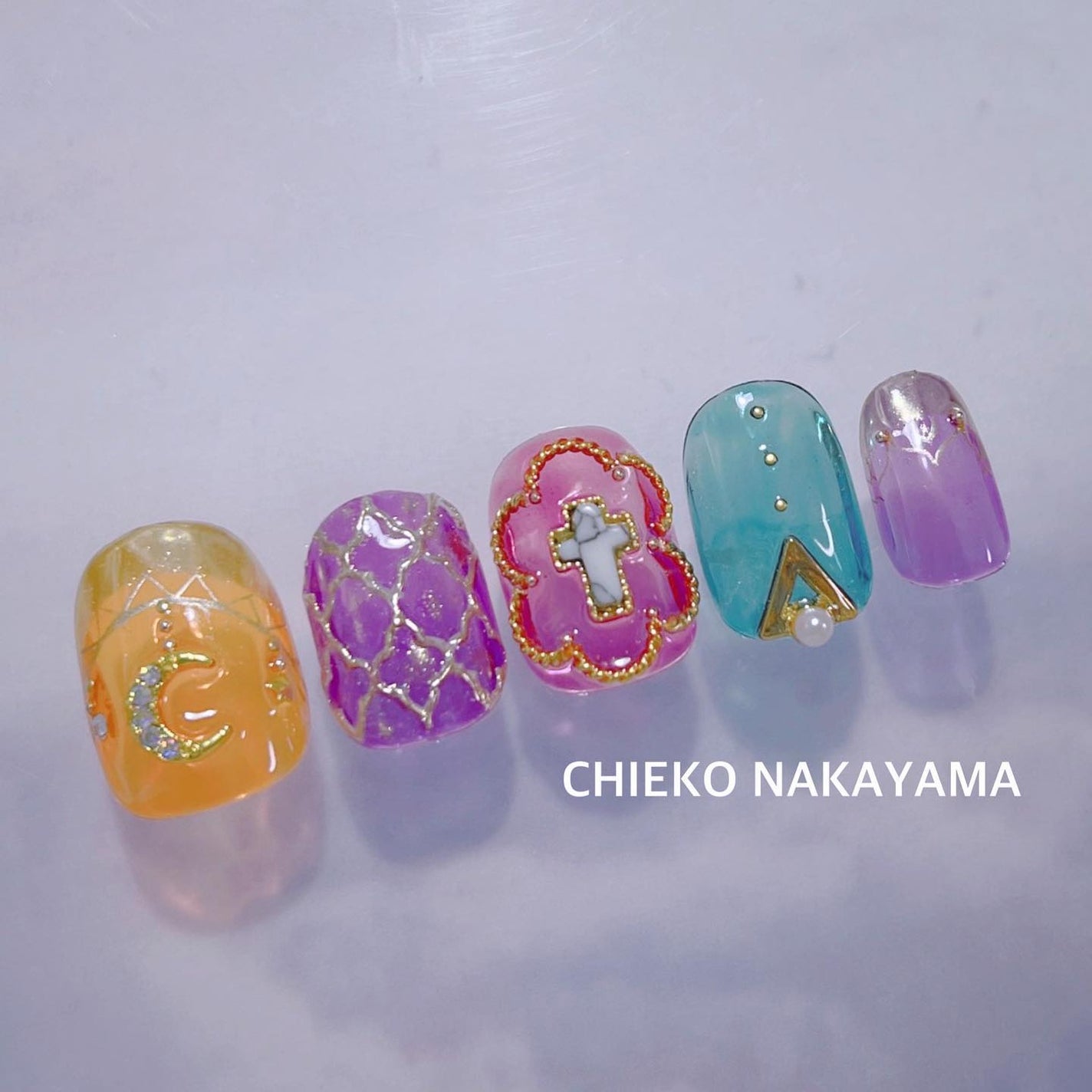 なかやまちえこ on LIPS 「Arabian.365日ネイル200日め⠀⠀⠀#nail#na..」(1枚目)
