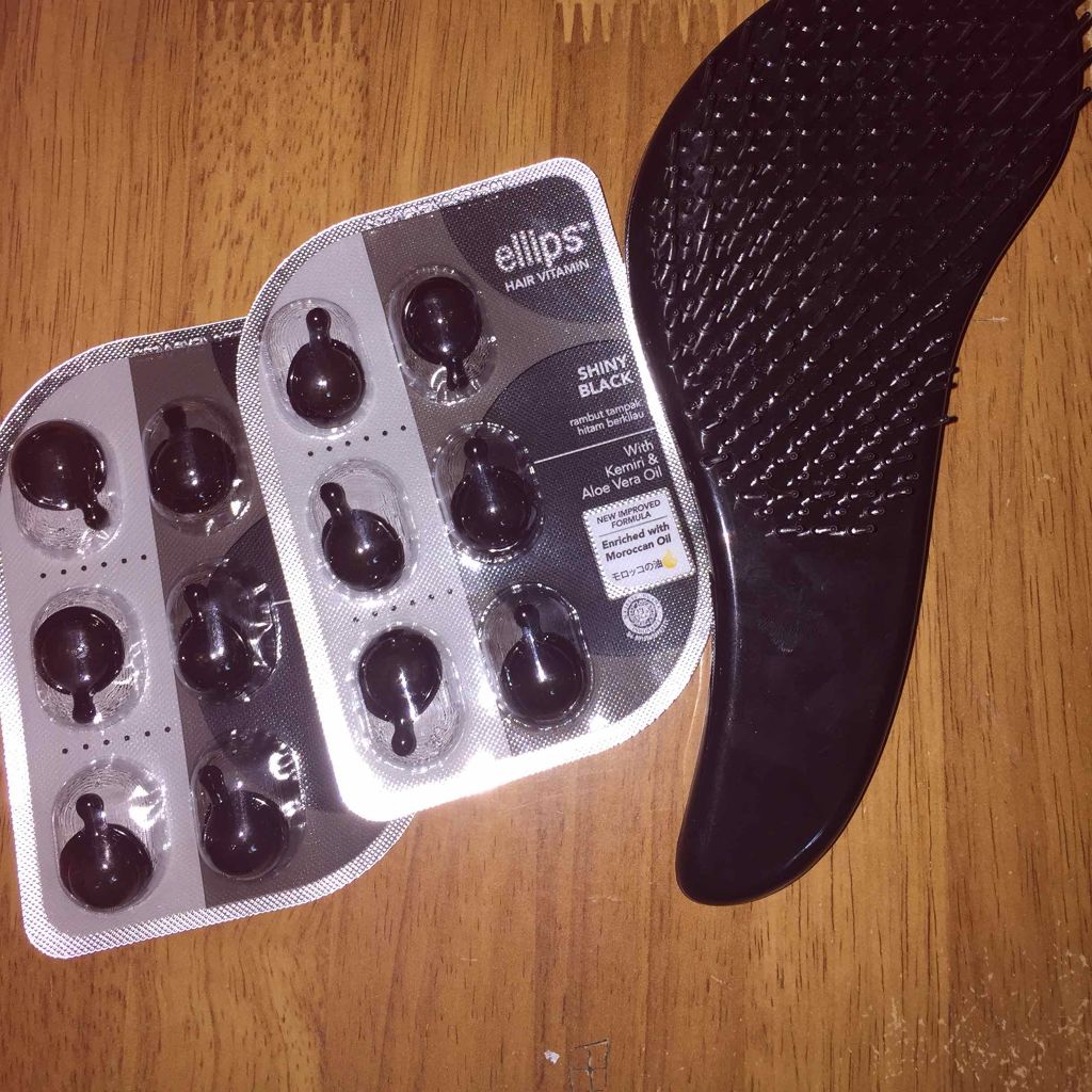 sona on LIPS 「最近買った商品〜なんですけど、、、エリップスの黒モロッコの油っ..」(1枚目)