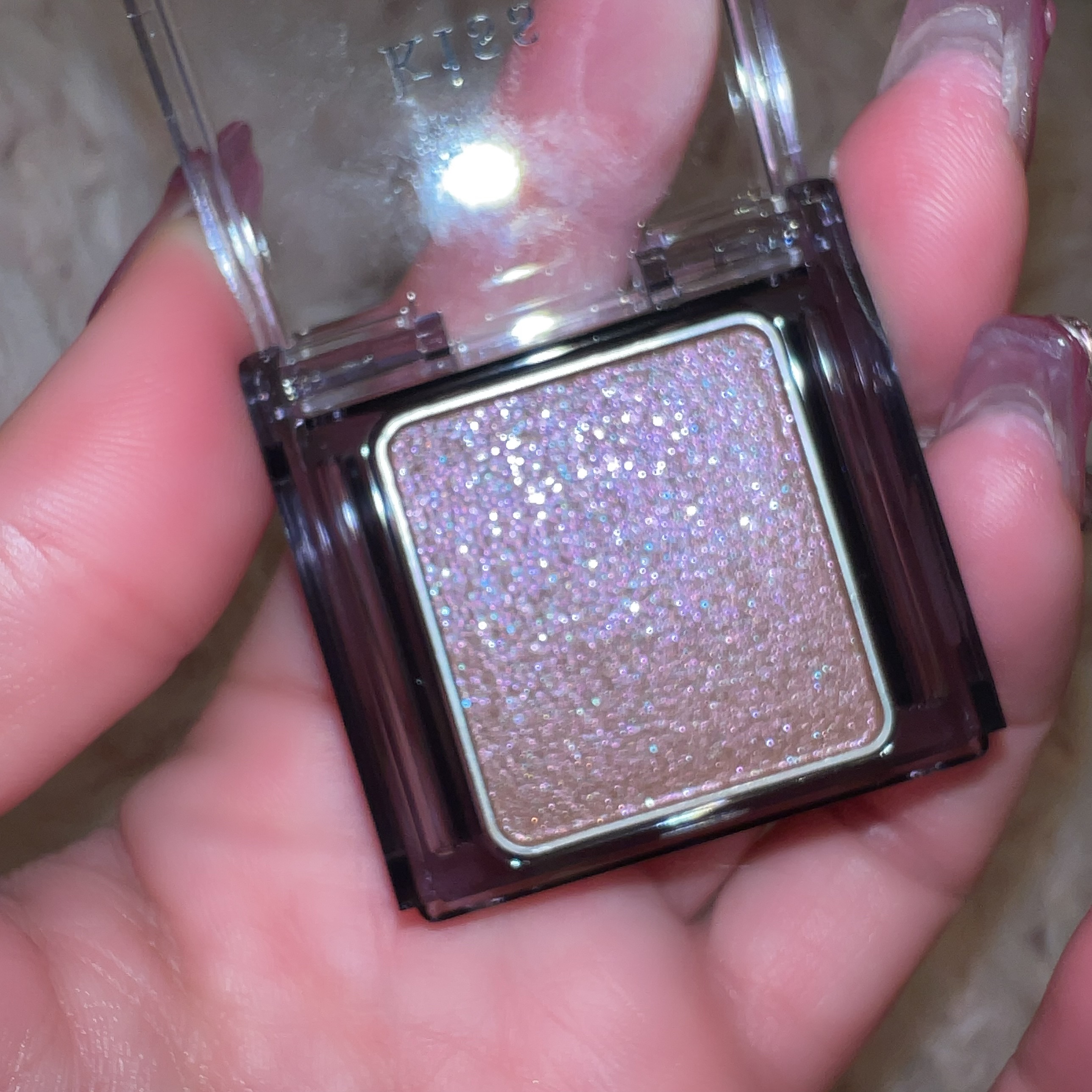  シアー グリッターアイズ 52 マチュアチャーム(MATURE CHARM)/KiSS/単色アイシャドウを使ったクチコミ（2枚目）