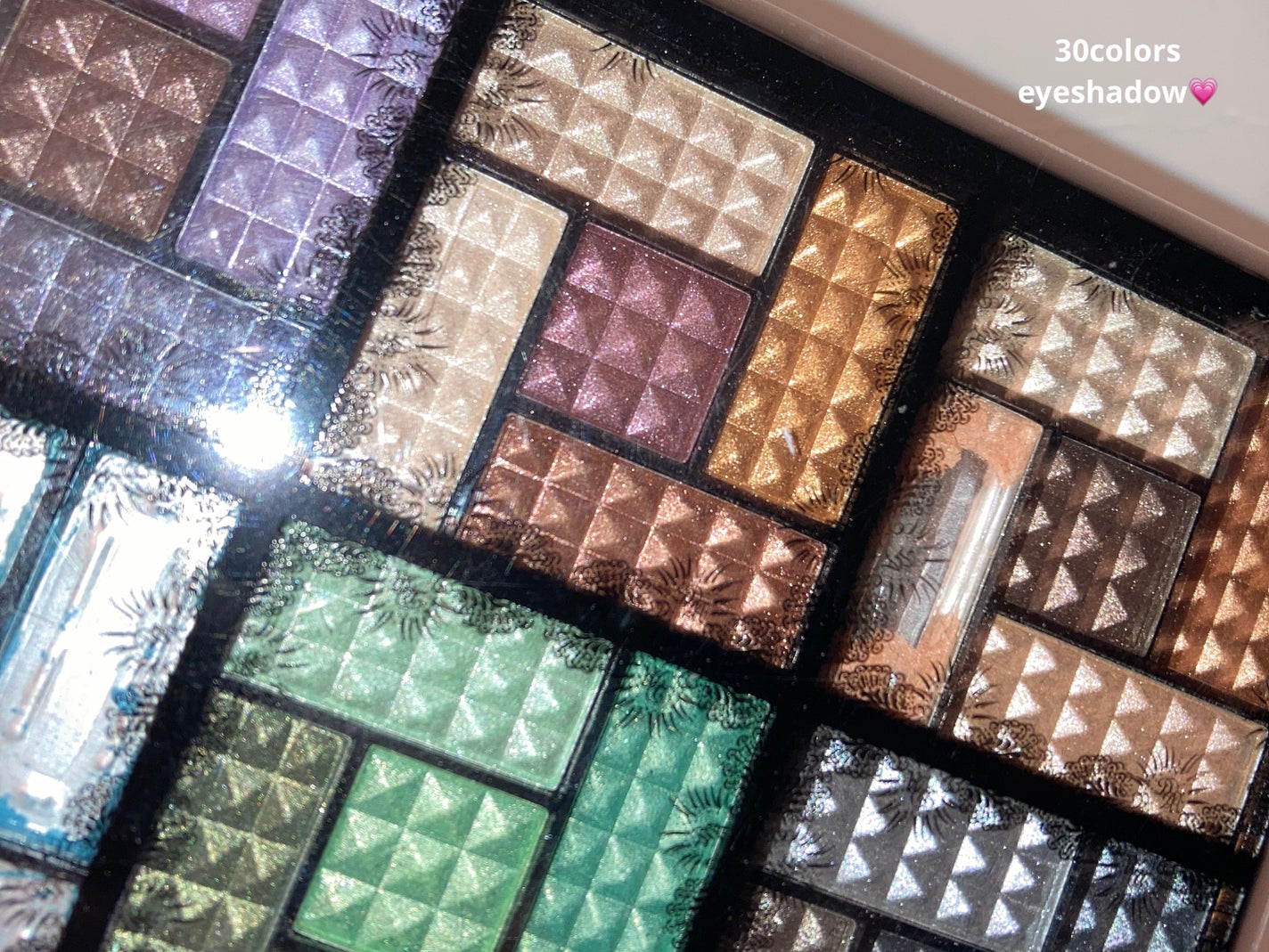 30COLORSEYESHADOWPALETTE/Dolly Angel/アイシャドウパレットを使ったクチコミ(1枚目)