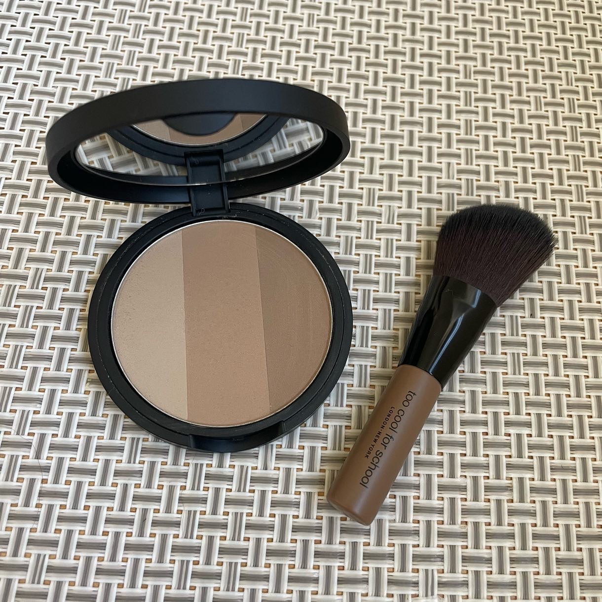 アートクラスバイロダン シェーディング 2 モダン マスター(ブラシ付き)/too cool for school/シェーディングを使ったクチコミ（2枚目）