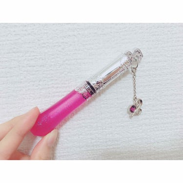 JILLSTUARTの
バームジェムグロスの02番です💄💋

★プレゼントで頂きました♥

★色味は2枚目の真ん中で
   上がCANMAKEの
   ステイオンバームルージュT01番
   下が09番