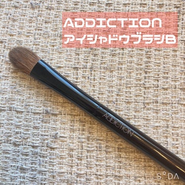 アイシャドウブラシ B/ADDICTION/メイクブラシを使ったクチコミ（4枚目）