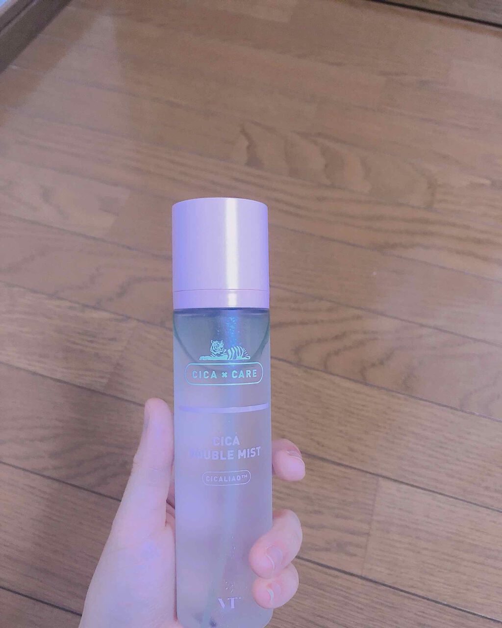 VT CICA ダブルミストのクチコミ「お姉さんにおすすめされて買ったメイクの上から使えるミスト。

軽くティッシュオフしてこのミスト.....」（1枚目）