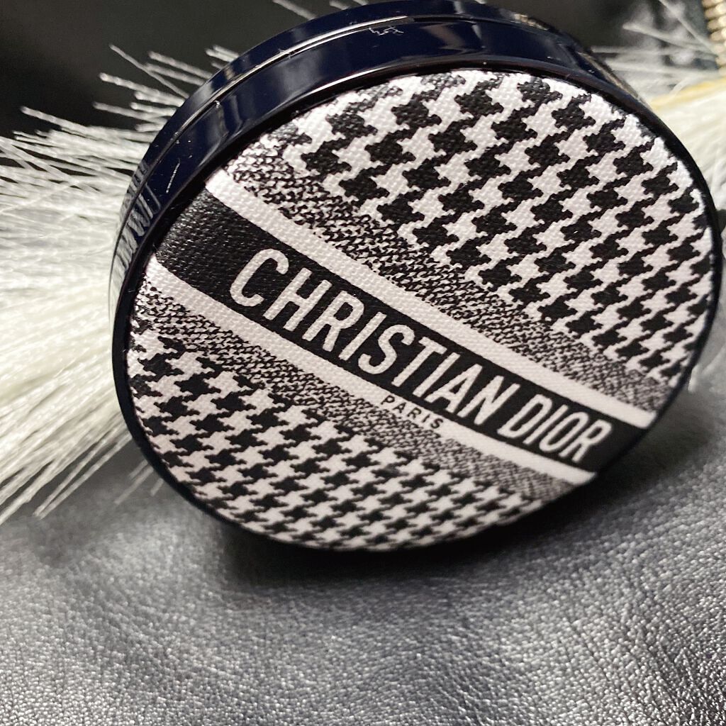 Dior ディオールスキン フォーエヴァー グロウ クッションのクチコミ「＼2022年.1月1日発売✩.*˚／
♡♡ニュー ルック　エディション♡♡

大注目！！
❤️.....」（3枚目）