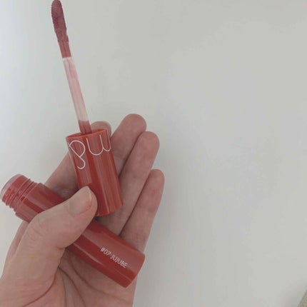 ジューシーラスティングティント/rom&nd/リップティントを使ったクチコミ(2枚目)