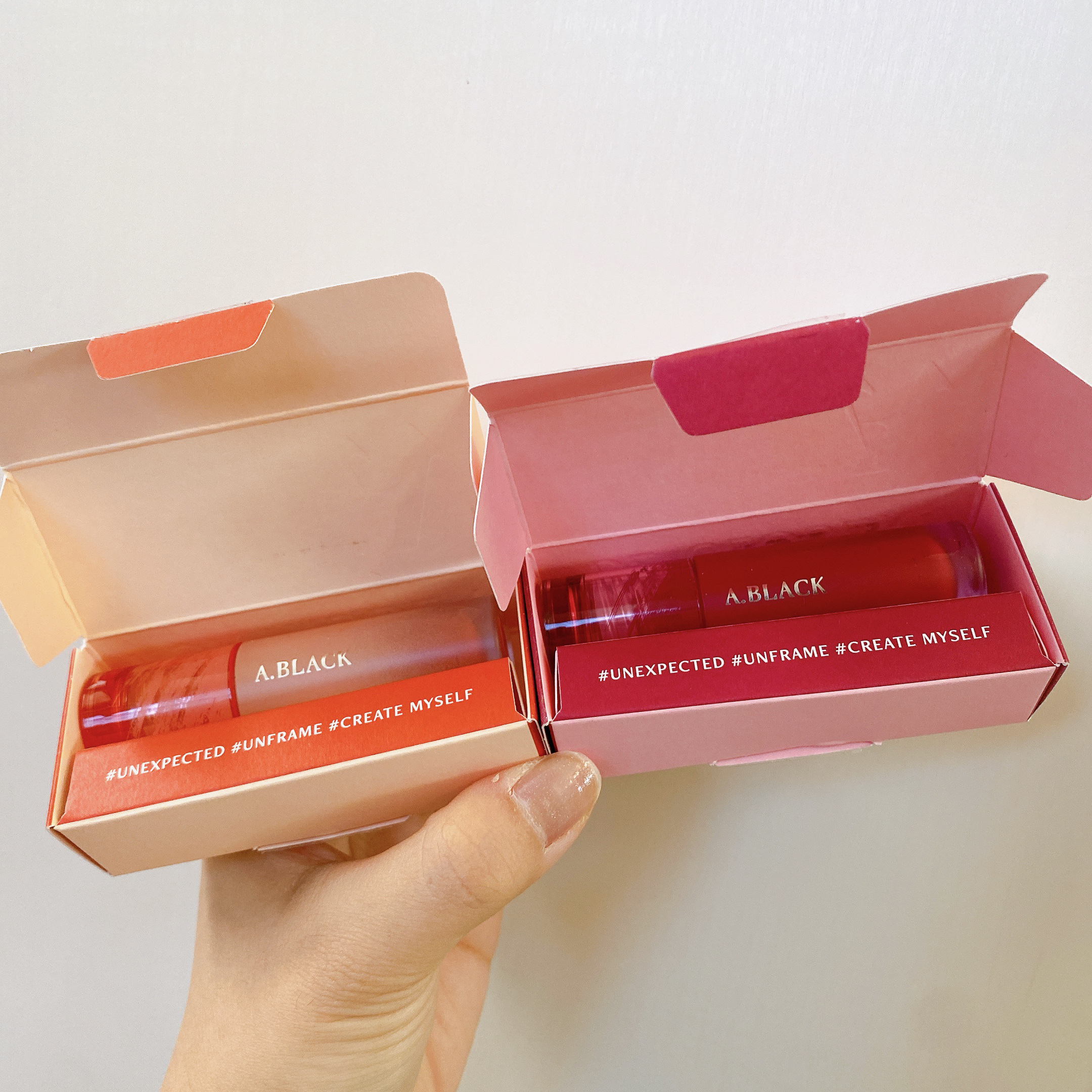 A.BLACK アーティスティックボールドベルベットリップのクチコミ「\A.BLACK アーティスティックボールドベルベットリップ/

01　For Hidden
.....」（3枚目）