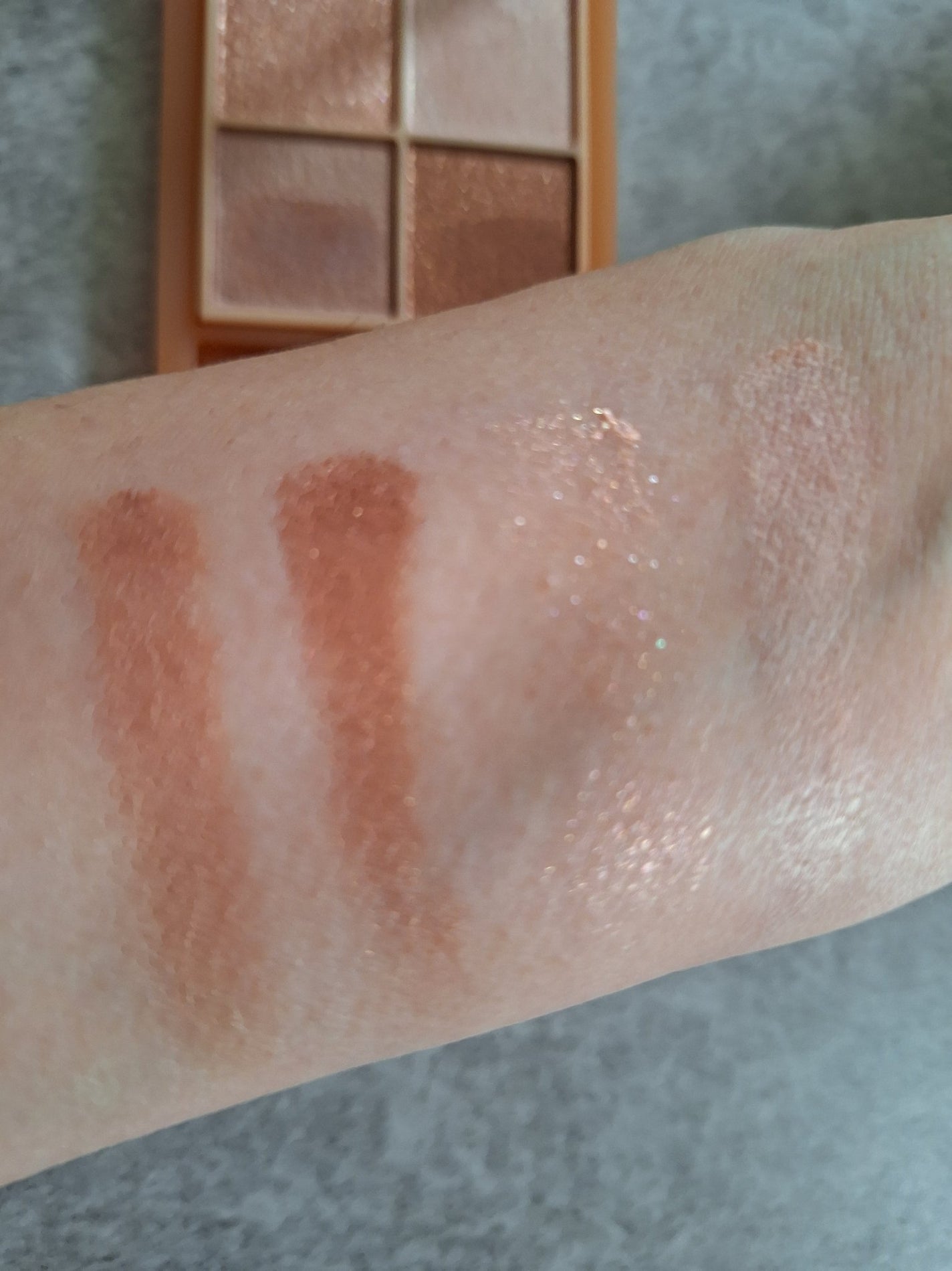 ベージュトーンアイシャドウ/CEZANNE/アイシャドウパレットを使ったクチコミ(2枚目)